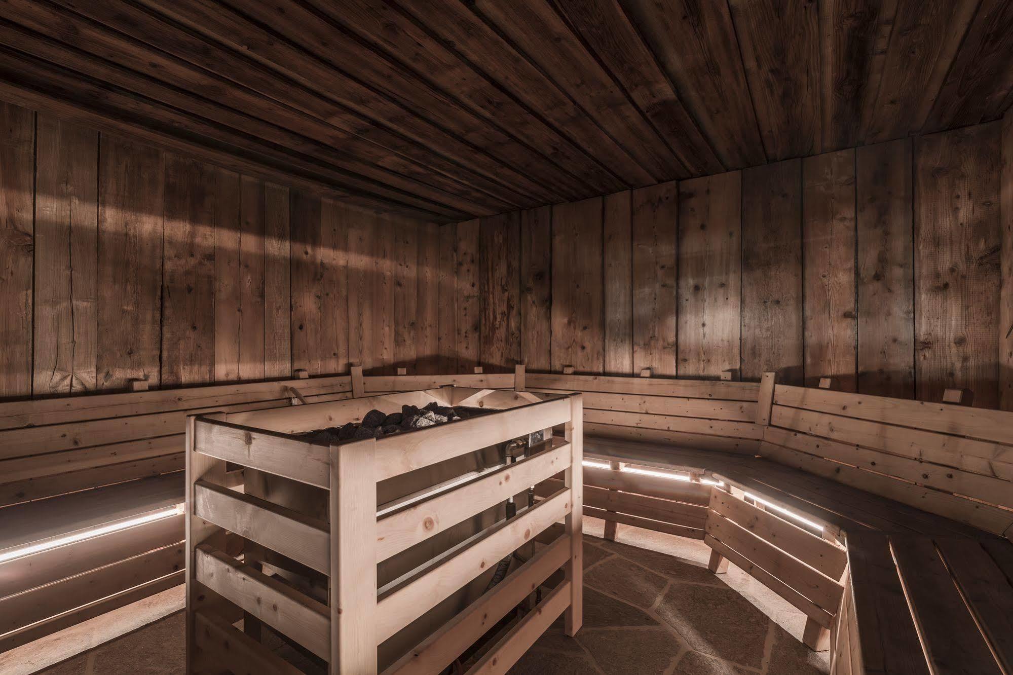 Hotel Bad Schoergau Sarentino Bagian luar foto
