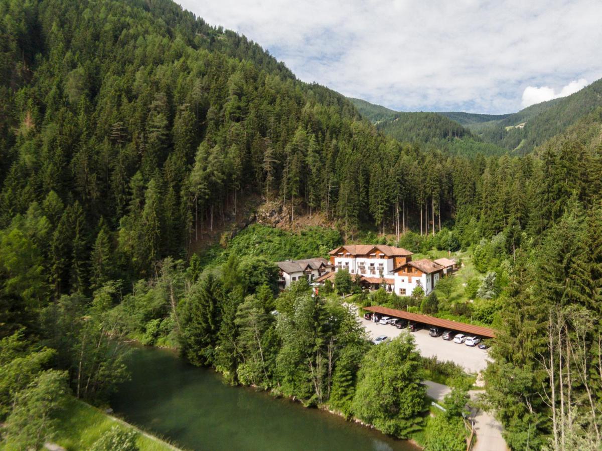 Hotel Bad Schoergau Sarentino Bagian luar foto