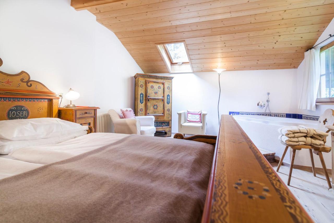 Hotel Bad Schoergau Sarentino Bagian luar foto
